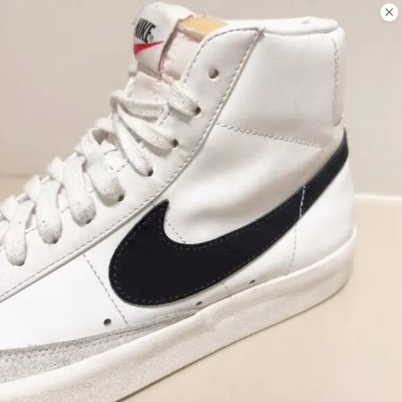 Nike Blazer Mid '77 Sneakers | Size: W 9 / M 7.5