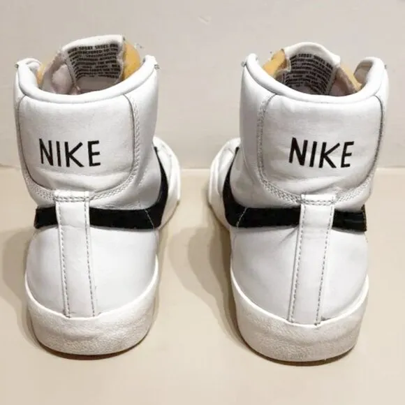 Nike Blazer Mid '77 Sneakers | Size: W 9 / M 7.5