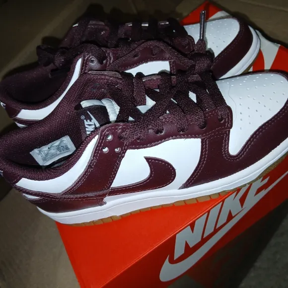 Nike Dunk Low WINE  and White Sneakers Dynamic Design