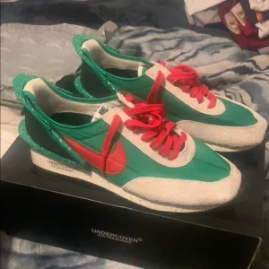 Nike Green and Red Jun Takahashi undercover size 13