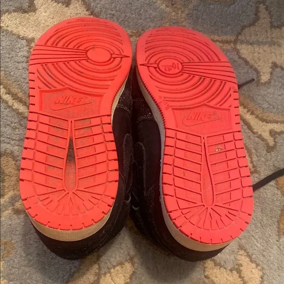 NIKE Jordan 1 Siempre Familia Kids Black and Red Sneakers 6.5 Y $75