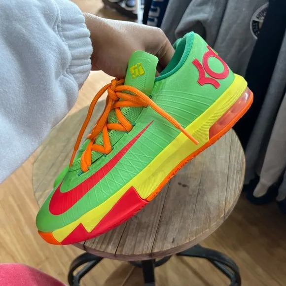 Nike Kevin Durant KD VI Candy Basketball Boys Sneakers Size 4Y