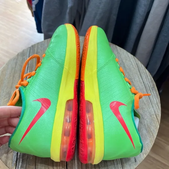 Nike Kevin Durant KD VI Candy Basketball Boys Sneakers Size 4Y