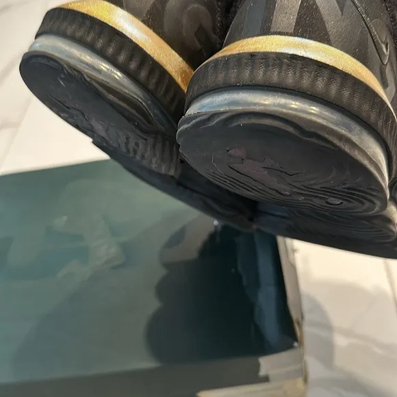 Nike Lebron 16 XVI I’m King Sneakers 11.5 Black Gold