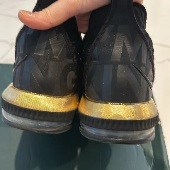 Nike Lebron 16 XVI I’m King Sneakers 11.5 Black Gold