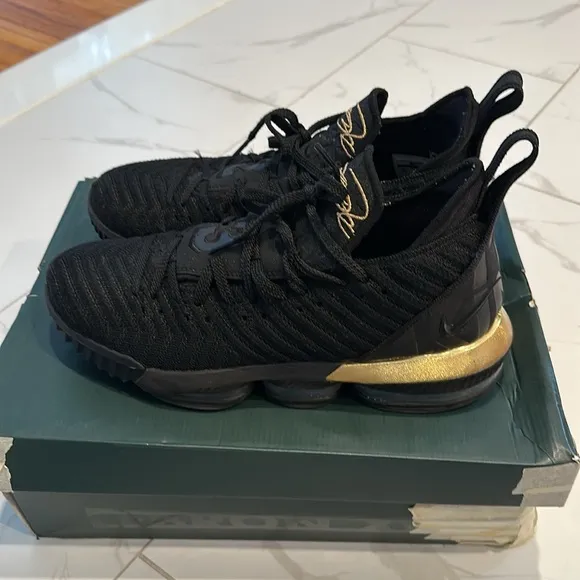Nike Lebron 16 XVI I’m King Sneakers 11.5 Black Gold