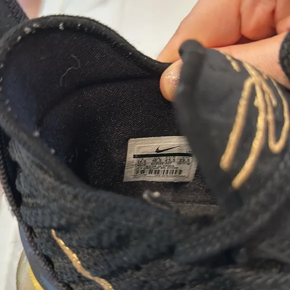 Nike Lebron 16 XVI I’m King Sneakers 11.5 Black Gold