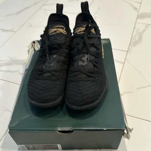 Nike Lebron 16 XVI I’m King Sneakers 11.5 Black Gold