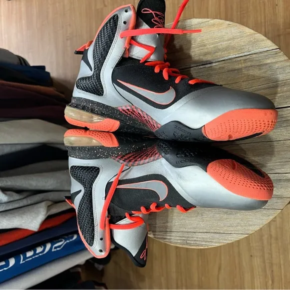 Nike Lebron 9 &quot;Bright Mango&quot; - Sz 11