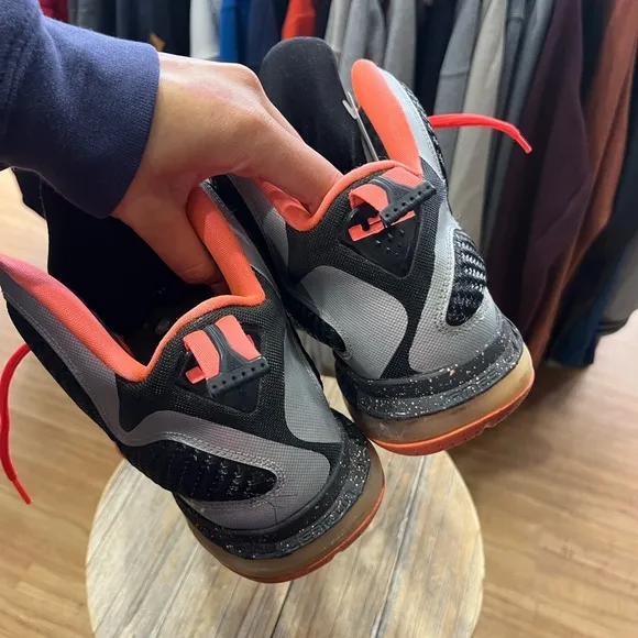 Nike Lebron 9 &quot;Bright Mango&quot; - Sz 11