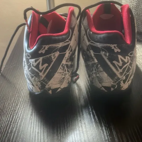 Nike Lebron James 11 XIGraffiti [With Box] 2013616175-100 size 5Y