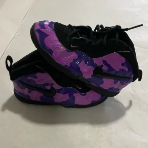 Nike Little Foamposite Purple Black Sneaker Kids Size 10