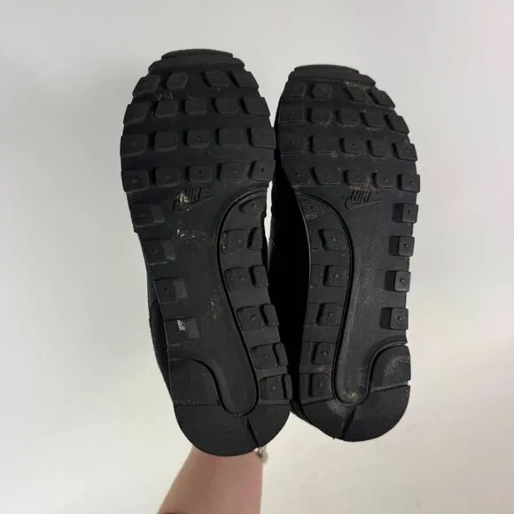 Nike MD Runner 2 Mid Premium Athletic Sneakers Womens 8.5 Black Lace Up Mid-Top