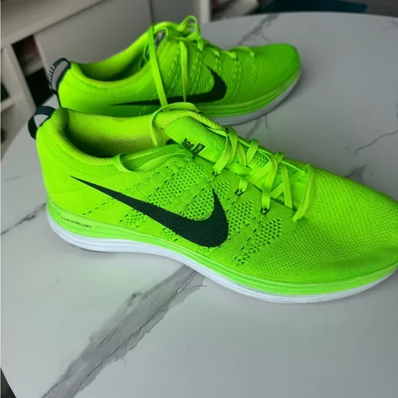 Nike Men’s 14 Flyknit Lunar1  Neon Green Sneakers NWOT