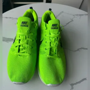 Nike Men’s 14 Flyknit Lunar1  Neon Green Sneakers NWOT
