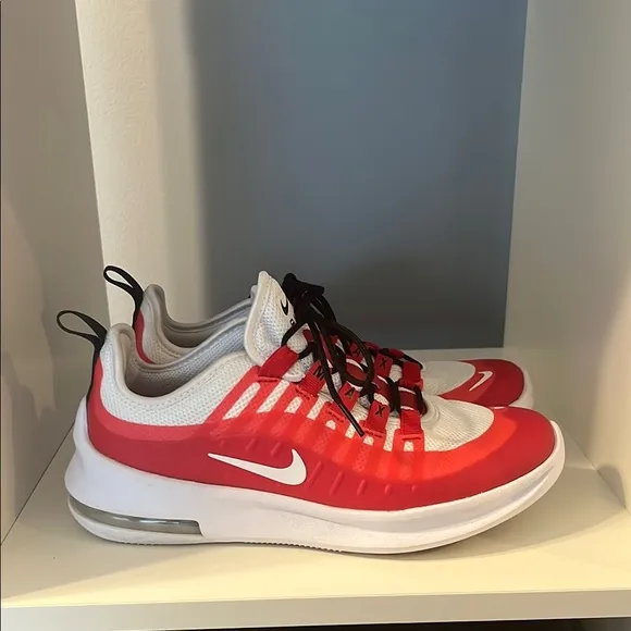 Nike Red and White Sneakers Dynamic Design