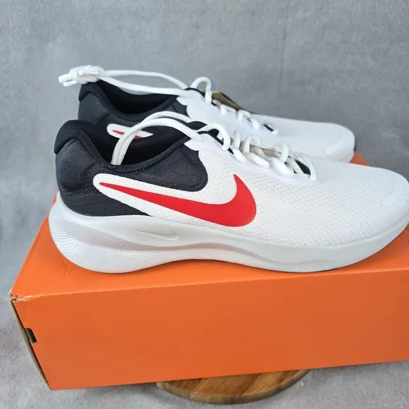 Nike Reveletion 7 White and Black Sneakers with Red Swoosh men's size10.5 **NEW*
