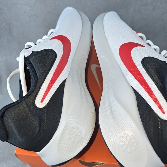Nike Reveletion 7 White and Black Sneakers with Red Swoosh men's size10.5 **NEW*