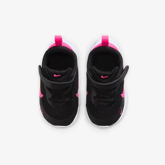 Nike Revolution 7 Kids' Sneakers - Black and Pink Size 5c