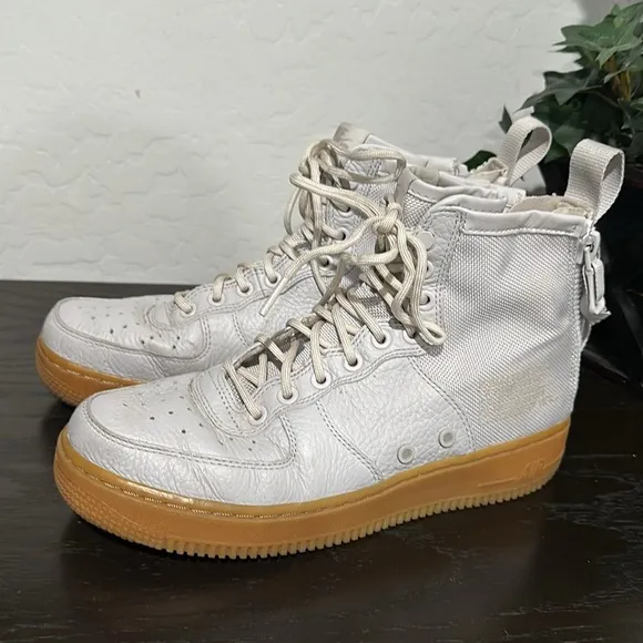 Nike SF AIR FORCE 1 WOMANS Mid Vast Grey Sneakers Size 9 Laces/Strap/zipper