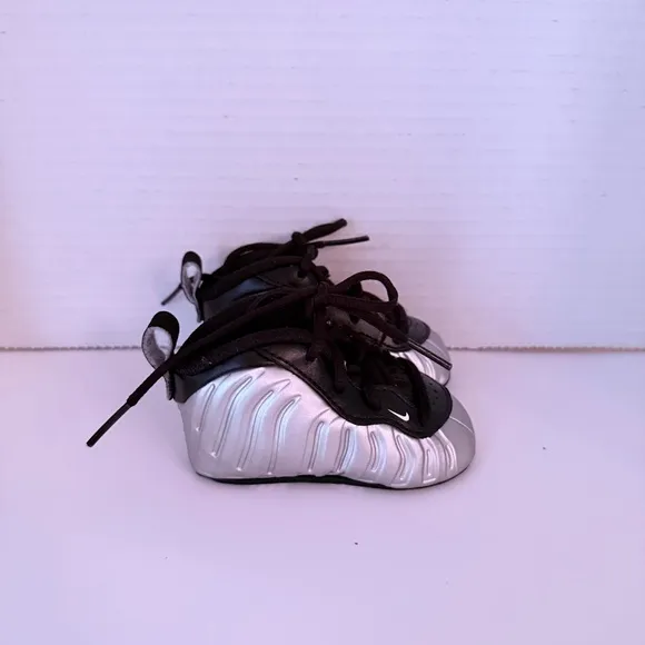 Nike Silver and Black Foamposite Sneakers 2c
