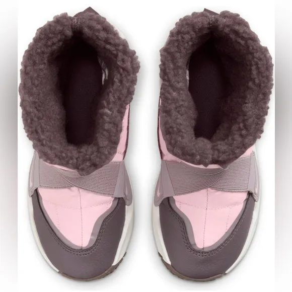 NIKE slip-on girl’s snow  boots
