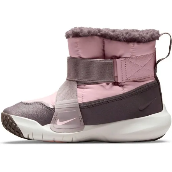 NIKE slip-on girl’s snow  boots