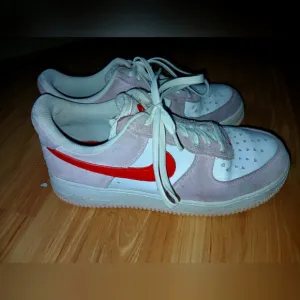 Nike Valentine Air Force 1s size 8.5