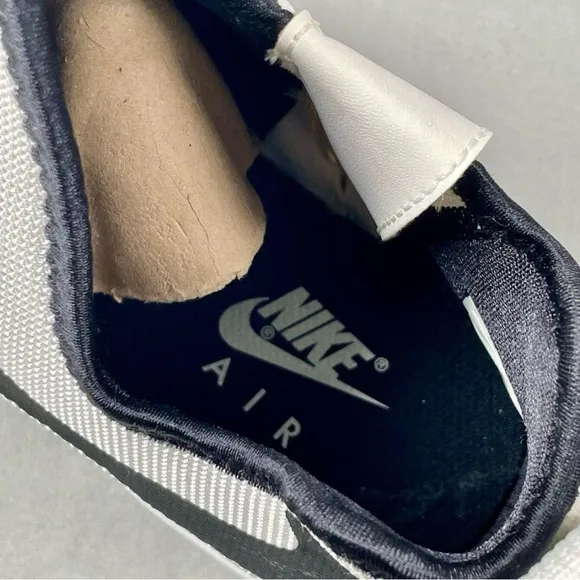 Nike White and Black Air Max Slip-On Sneakers