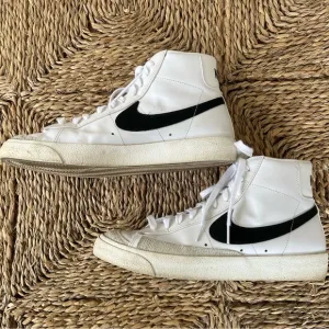 Nike White and Black Blazer Mid ‘77 Vintage High-Top Sneakers