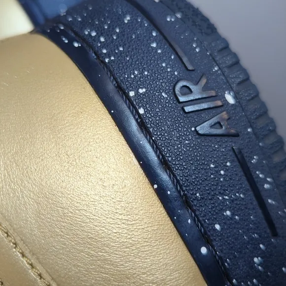 NikeiD Custom Designed  Gold and Black Sneakers 2015 Size 8.5