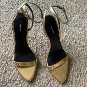 Nine West Heel Ankle Strap Golden Sandals Size 9