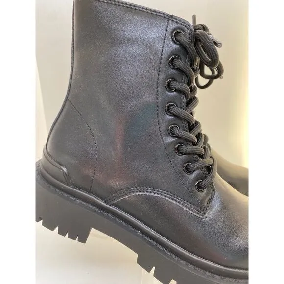 NWOB AQUA Bloomingdales AQUA Combat Style Lace Up Boots Black Leather Upper 6 M