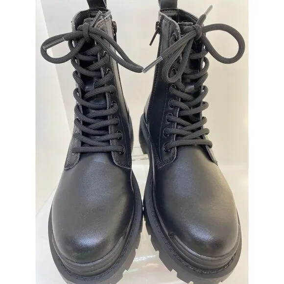 NWOB AQUA Bloomingdales AQUA Combat Style Lace Up Boots Black Leather Upper 6 M