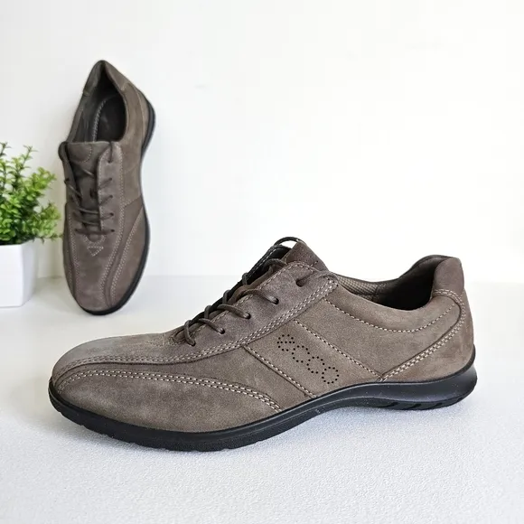 NWOT Ecco Womens Size 38 Taupe Suede Leather Academia Lace Up Comfort Flat Shoes