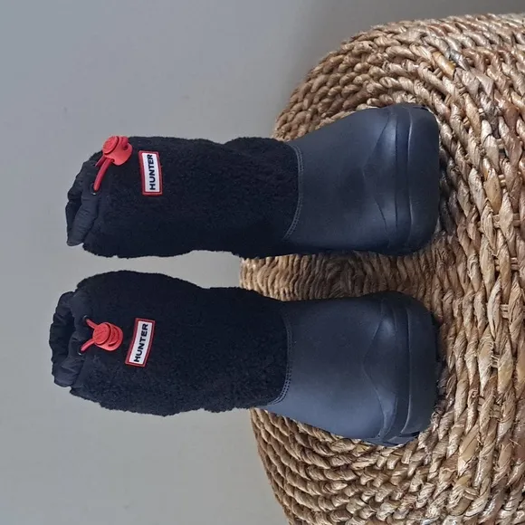 NWOT Hunter Youth Sherpa Upper Winter Boots Fleece Lining/Black Rubber Sz. B3/G4