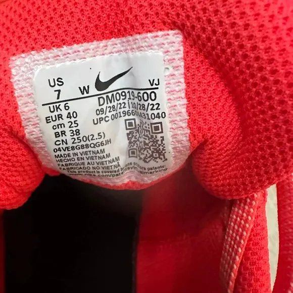 NWOT-Nike Downshifter 12 size Men’s 7. New without box.