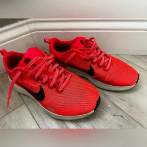 NWOT-Nike Downshifter 12 size Men’s 7. New without box.