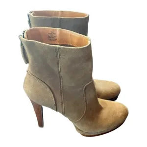 𝅺NWOT Nine West Tan Suede  Platform Ankle Boots Size 8.5.