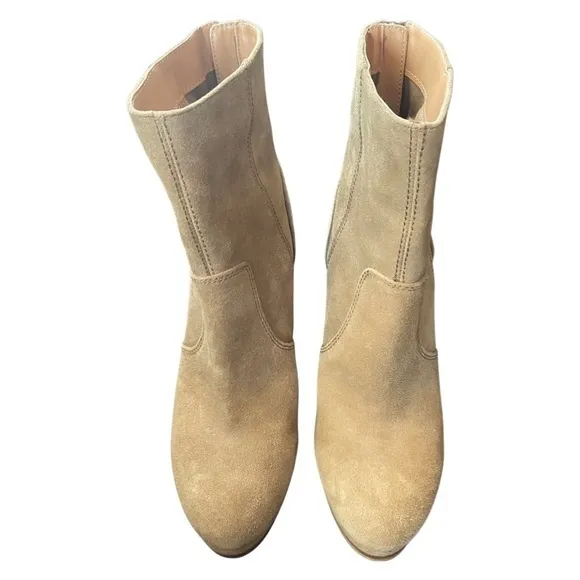 𝅺NWOT Nine West Tan Suede  Platform Ankle Boots Size 8.5.