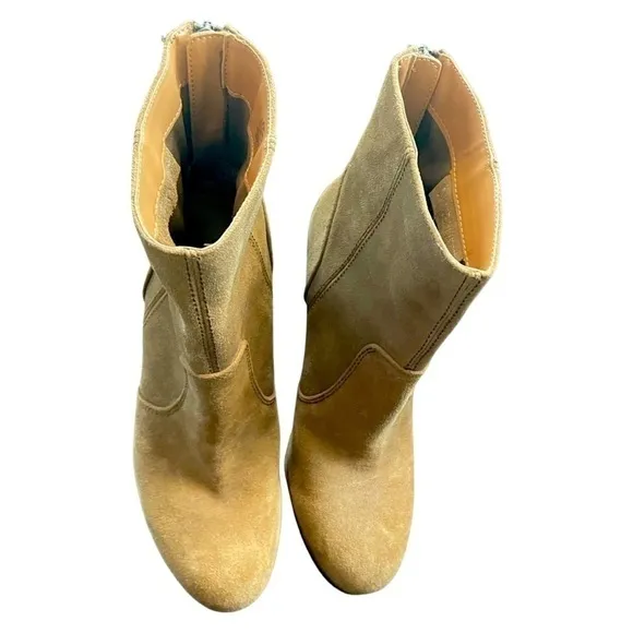 𝅺NWOT Nine West Tan Suede  Platform Ankle Boots Size 8.5.
