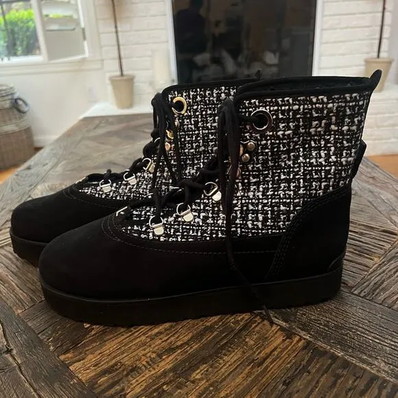 NWOT Women’s Larroude Vail Ankle Platform Boots – Sz 9
