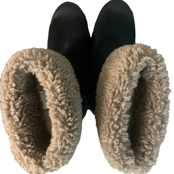 NWOT Women’s Ugg Harrison Cuff Boots in Black – Sz 6.5