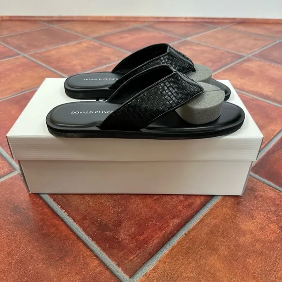 NWT Donald Pliner Woven Leather Sandals Mens Size 10