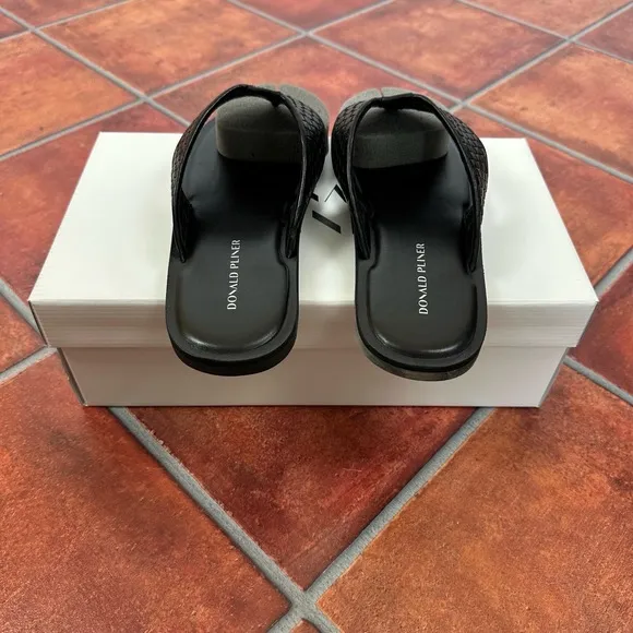NWT Donald Pliner Woven Leather Sandals Mens Size 10