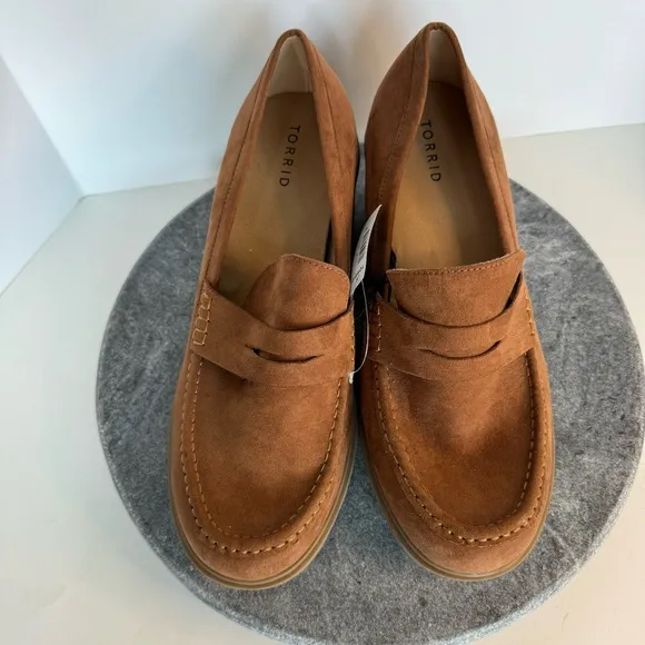 NWT Torrid Brown Suede Leather Heeled Loafers Shoes 13