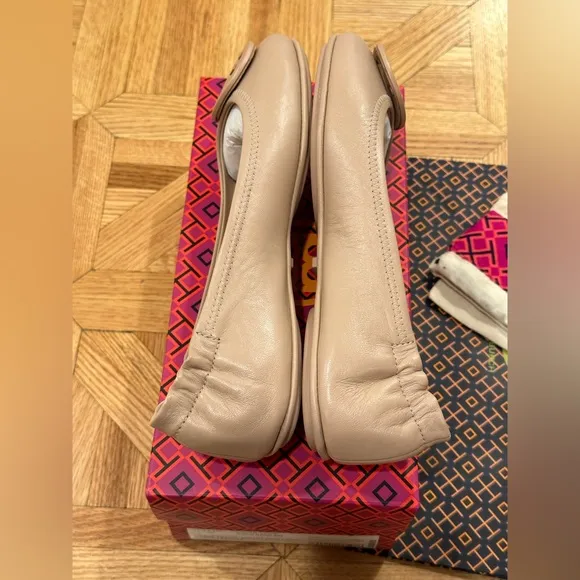 NWT Tory Burch Minnie Travel Flats in Goan Sand