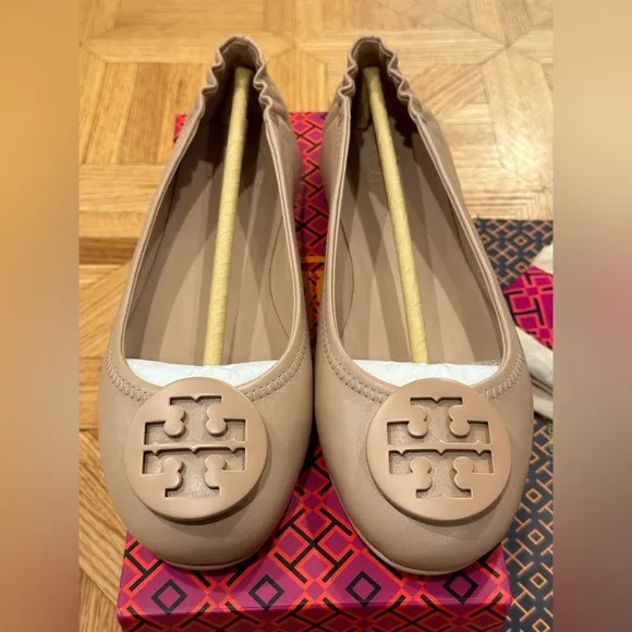 NWT Tory Burch Minnie Travel Flats in Goan Sand