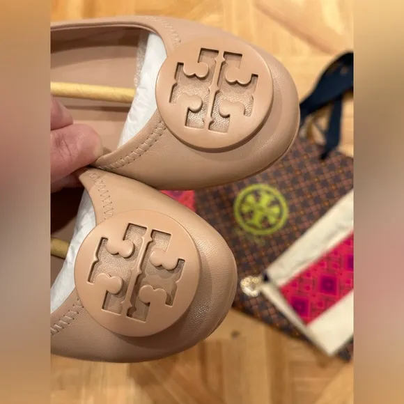 NWT Tory Burch Minnie Travel Flats in Goan Sand