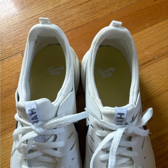 NYJAH Nike White and Black Low-Top Sneakers